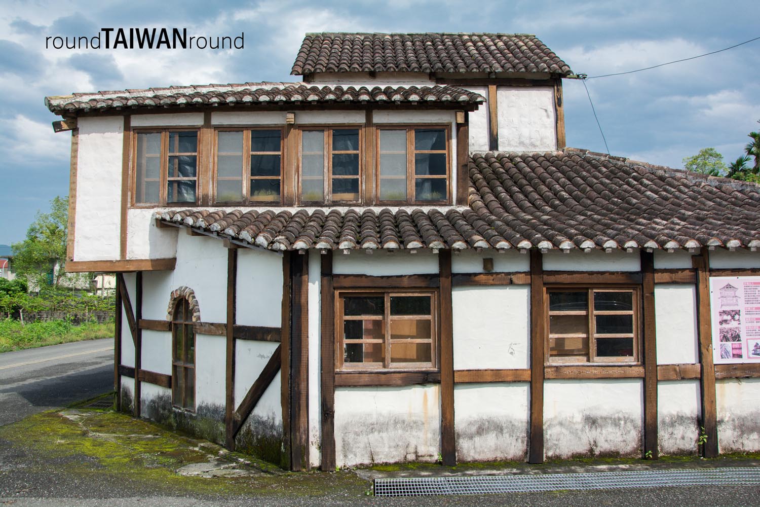 Tobacco Barn House Village